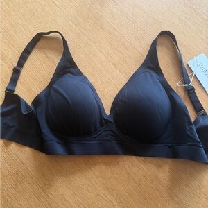 Woweny Women's Black Bra size small push up. No underwire. Wireless. NWT